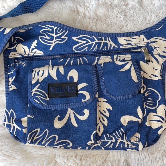 Kulo Ko Gear large sling purse - Picture 2 of 4
